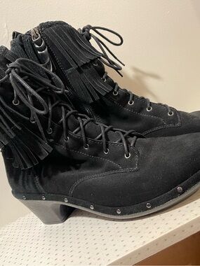 SOFTWALK Women's Black Suede Fringe Lace-Up Ankle Boots - 12M